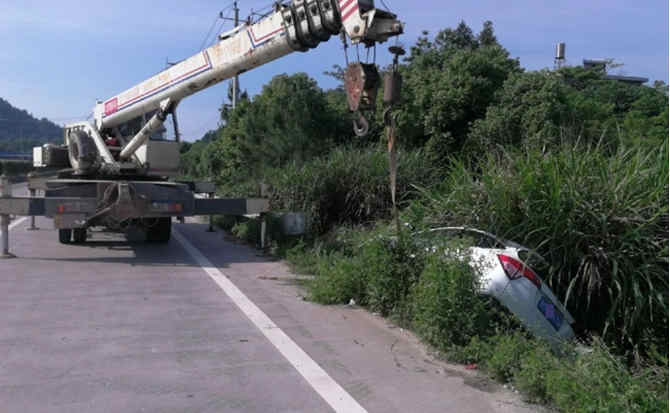 湄潭重载吊车救援